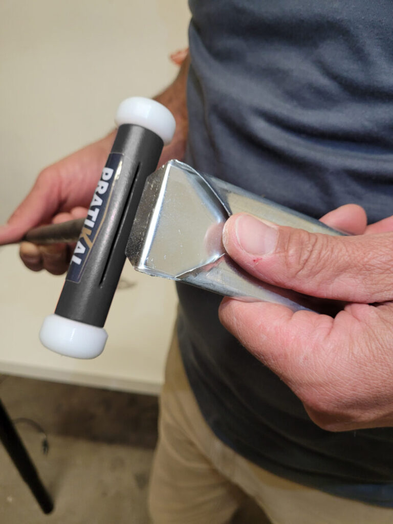 maillet-a-ourler sardine-ourlet-acier-pratikal-pour-zinc-coulisseaux-noir pratikal