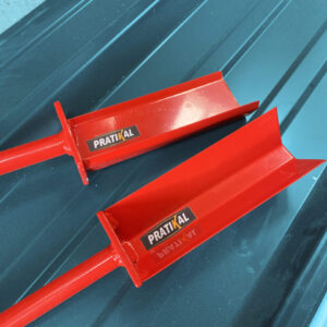 Un kit Demouss bac posé sur une tôle bac acier.