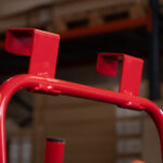 Poignée permettant d'accrocher le panier porte outils.