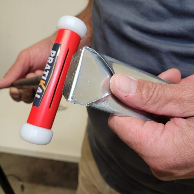 sardine-ourlet-acier-pratikal-pour-zinc-coulisseaux sardine-ourlet-acier-pratikal-pour-zinc-coulisseaux
